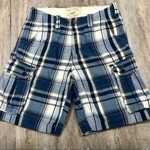 Men’s Hollister Blue, White and Black. Plaid Cargo Shorts. Size 33.